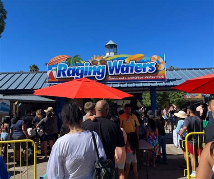 raging waters sacramento